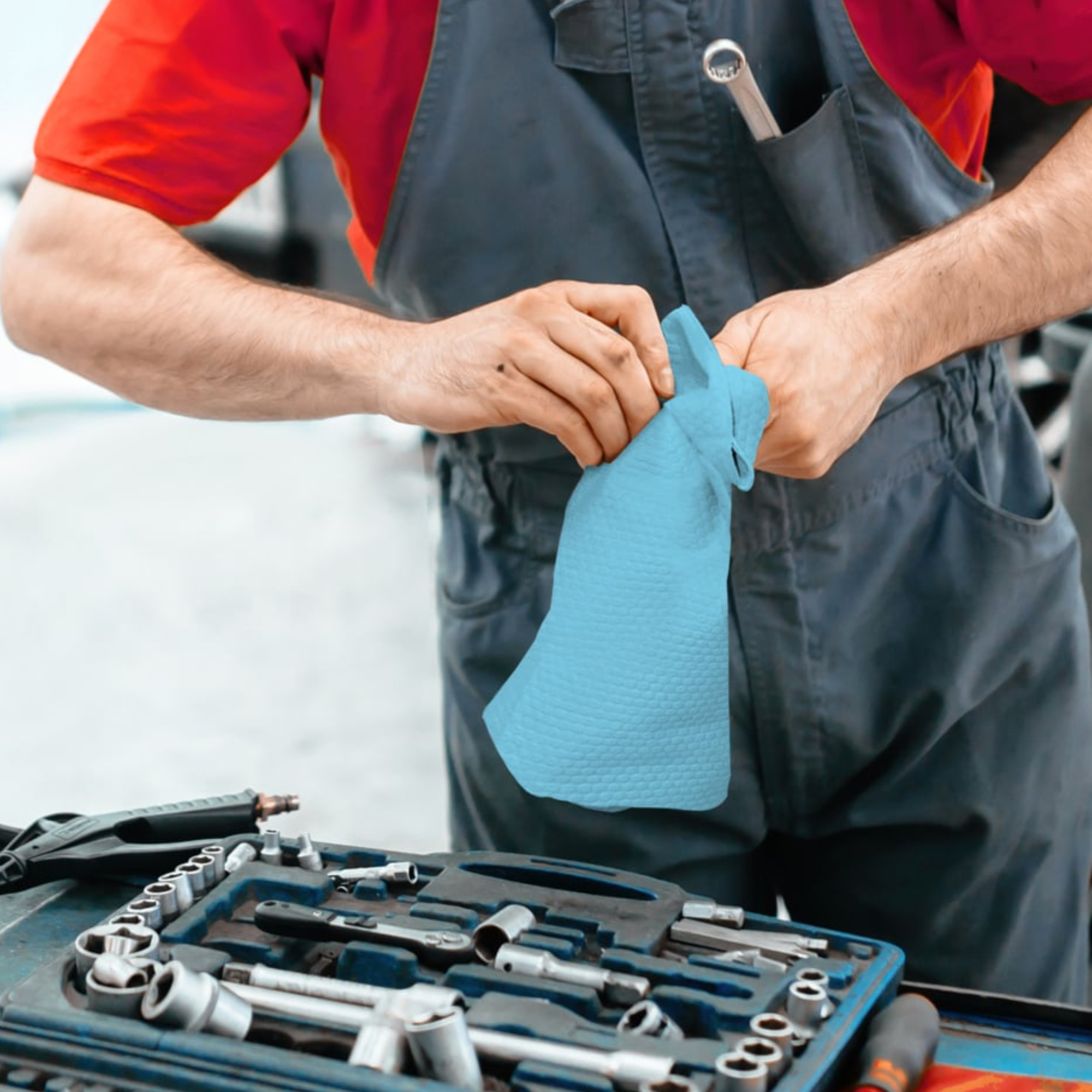 Non Solo un Panno: Come i Panni Tecnici in TNT Riducono Costi e Tempi nelle Pulizie Industriali